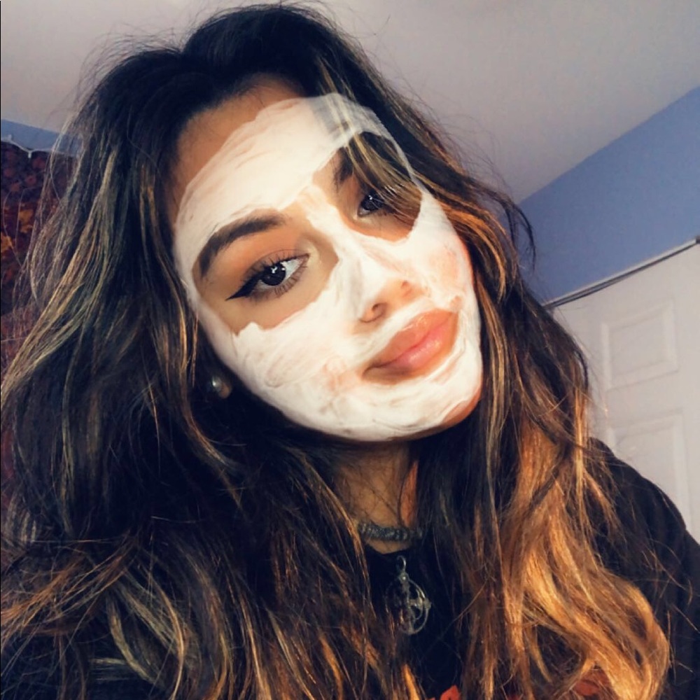 Meet your Posher, Andrea